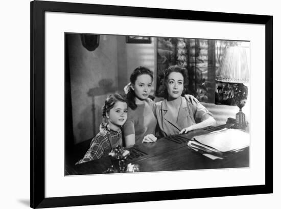 MILDRED PIERCE, 1945 directed by MICHAEL CURTIZ Jo Ann Marlowe, Ann Blyth and Joan Crawford (b/w ph-null-Framed Photo