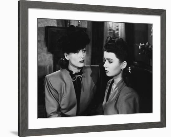 MILDRED PIERCE, 1945 directed by MICHAEL CURTIZ Joan Crawford and Ann Blyth (b/w photo)-null-Framed Photo