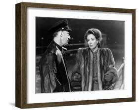 MILDRED PIERCE, 1945 directed by MICHAEL CURTIZ Joan Crawford (b/w photo)-null-Framed Photo