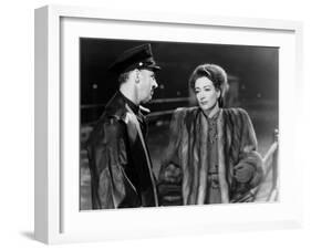 MILDRED PIERCE, 1945 directed by MICHAEL CURTIZ Joan Crawford (b/w photo)-null-Framed Photo