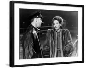 MILDRED PIERCE, 1945 directed by MICHAEL CURTIZ Joan Crawford (b/w photo)-null-Framed Photo