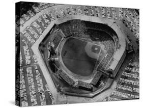 Milwaukee Braves Playing the New York Yankees in Baseball at the World Series-Al Fenn-Stretched Canvas