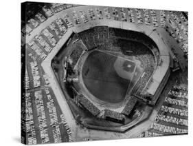 Milwaukee Braves Playing the New York Yankees in Baseball at the World Series-Al Fenn-Stretched Canvas