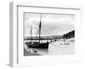 Minehead from the Harbour Wall, Somerset, 1924-1926-E Bastard-Framed Premium Giclee Print