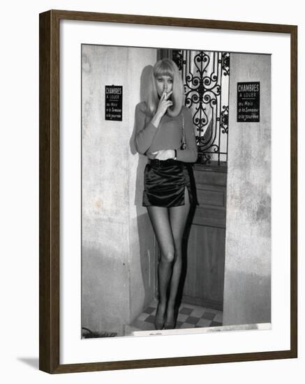 Mireille Darc: Elle Boit Pas, Elle Fume Pas, Elle Drague Pas Mais... Elle Cause !, 1970-Marcel Dole-Framed Photographic Print