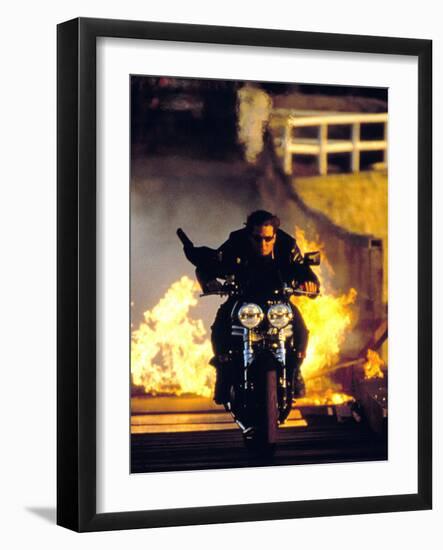 Mission Impossible II De Johnwoo Avec Tom Cruise 2000-null-Framed Photo