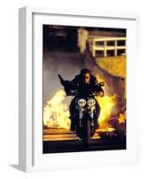 Mission Impossible II De Johnwoo Avec Tom Cruise 2000-null-Framed Photo