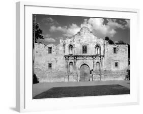 Mission San Antonio De Valero, also known as the Alamo. 1961-null-Framed Photo