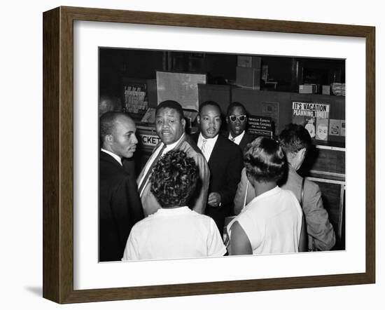 MLK Freedom Riders 1961-null-Framed Premium Photographic Print