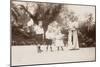 Mme Salles et ses 3 enfants dans le jardin de la villa Salles à Beaulieu-null-Mounted Giclee Print