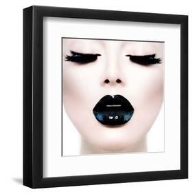 Model Black MakeUp Long Lushes-null-Framed Art Print