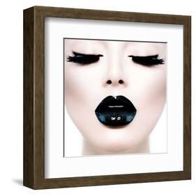 Model Black MakeUp Long Lushes-null-Framed Art Print