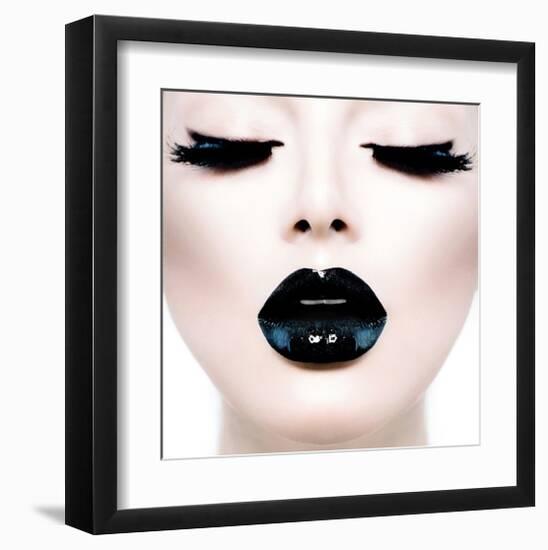 Model Black MakeUp Long Lushes-null-Framed Art Print