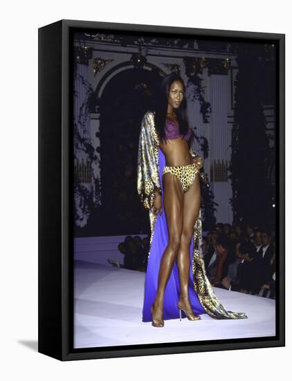 Model Naomi Campbell on Fashion Runway-Dave Allocca-Framed Stretched Canvas