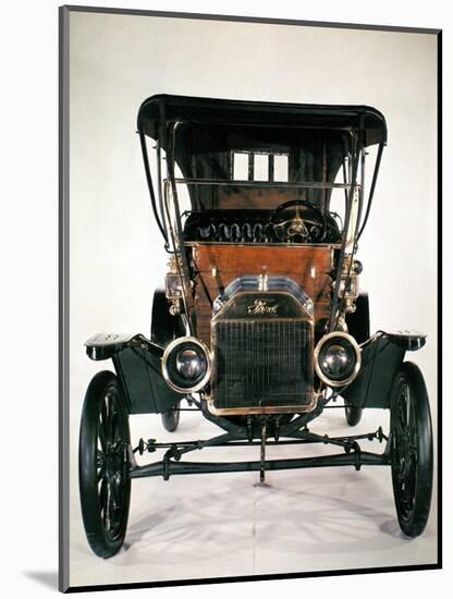 Model T Ford, 1910-null-Mounted Giclee Print