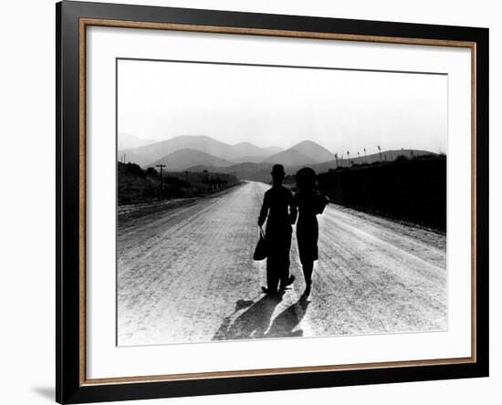 Modern Times, Charlie Chaplin, Paulette Goddard, 1936-null-Framed Photo