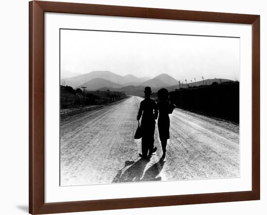 Modern Times, Charlie Chaplin, Paulette Goddard, 1936-null-Framed Photo