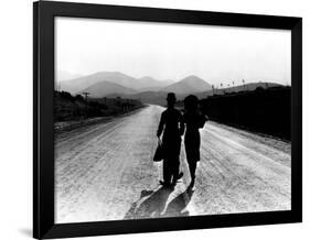 Modern Times, Charlie Chaplin, Paulette Goddard, 1936-null-Framed Photo