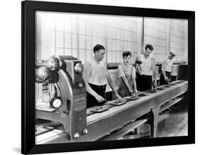 Modern Times, Charlie Chaplin, Tiny Sandford, 1936-null-Framed Photo