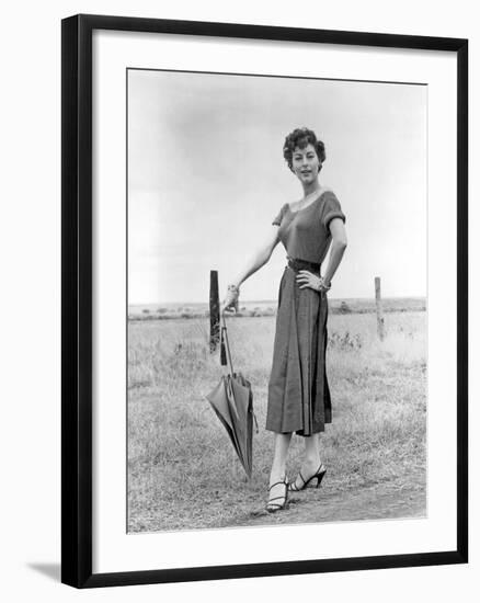 MOGAMBO, 1953 directed by JOHN FORD Ava Gardner (b/w photo)-null-Framed Photo