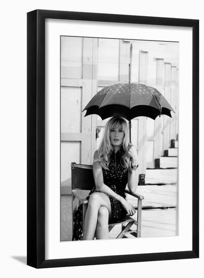 Monica Vitti Shielding Herself from the Sun with an Umbrella-Marisa Rastellini-Framed Giclee Print