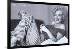 Monroe, Marilyn, 9999-null-Framed Art Print