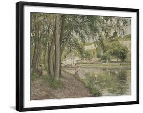 Moret, le canal du Loing (Seine et Marne) ou Chemin de halage à Saint Mammès-Camille Pissarro-Framed Giclee Print