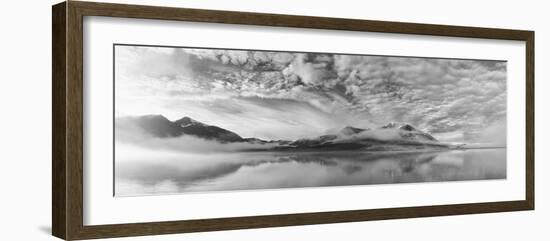 Morning Mist-Marloes Van Pareren-Framed Photographic Print