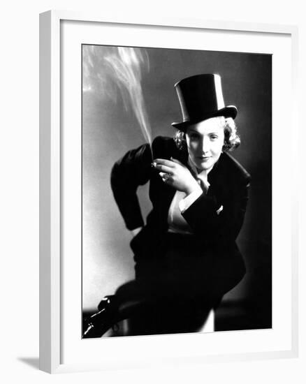 Morocco, Marlene Dietrich, 1930-null-Framed Photo