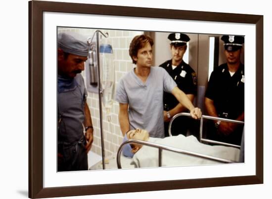 Morts suspectes Coma by Michael Crichton with Michael Douglas and Genevieve Bujold, 1978 (photo)-null-Framed Photo