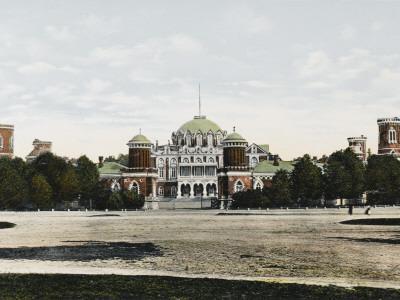 https://imgc.allpostersimages.com/img/posters/moscow-petrovski-palace-and-park_u-L-Q108DM40.jpg?artPerspective=n