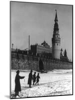 Moscow River and Kremlin in Winter Photograph - Moscow, Russia-Lantern Press-Mounted Art Print