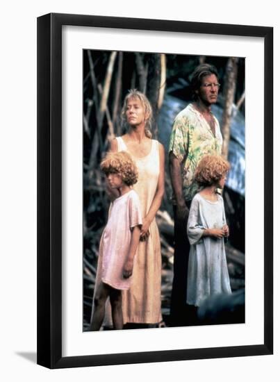 MOSQUITO COAST, 1986 directed by PETER WEIR Helen Mirren and Harrison Ford (photo)-null-Framed Photo