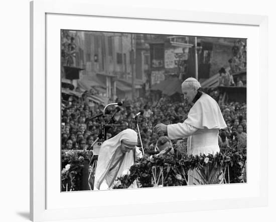 Mother Teresa Ascends the Podium to Stand Side by Side with Pope John Paul II-null-Framed Photographic Print