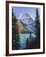 Mount Robson, UNESCO World Heritage Site, Canadian Rockies, British Columbia, Canada, North America-JIA HE-Framed Photographic Print