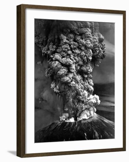 Mount St. Helens in Eruption on May 18, 1980-null-Framed Photo