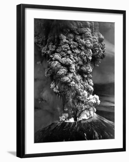 Mount St. Helens in Eruption on May 18, 1980-null-Framed Photo