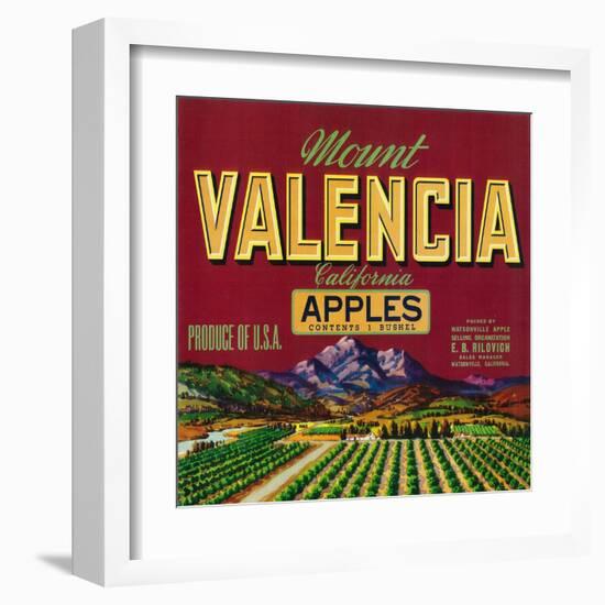 Mount Valencia Apple Label - Watsonville, CA-Lantern Press-Framed Art Print