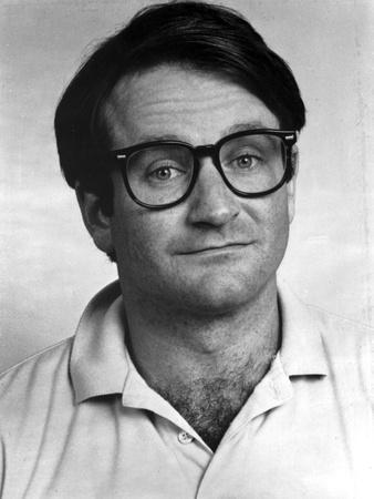 Robin Williams Posed In White With White Background Photo Movie Star News Allposters Com