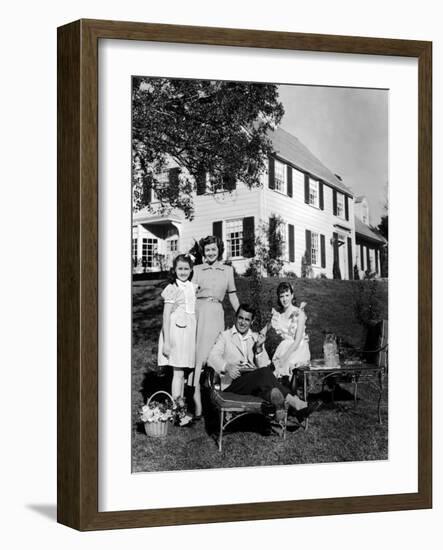 Mr. Blandings Builds His Dream House, Sharyn Moffett, Myrna Loy, Cary Grant, Connie Marshall, 1948-null-Framed Photo