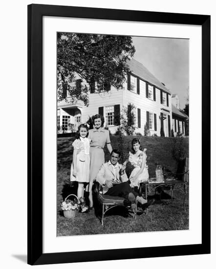 Mr. Blandings Builds His Dream House, Sharyn Moffett, Myrna Loy, Cary Grant, Connie Marshall, 1948-null-Framed Photo