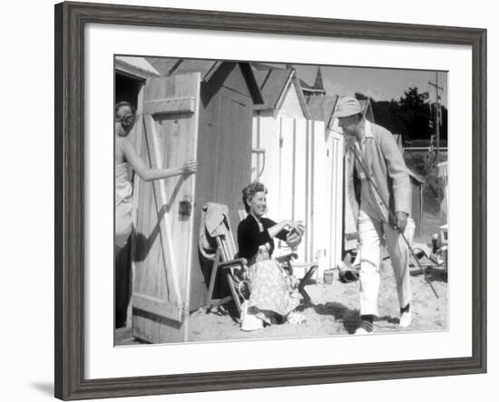 Mr. Hulot's Holiday, (aka Les Vacances De Monsieur Hulot), 1953-null-Framed Photo