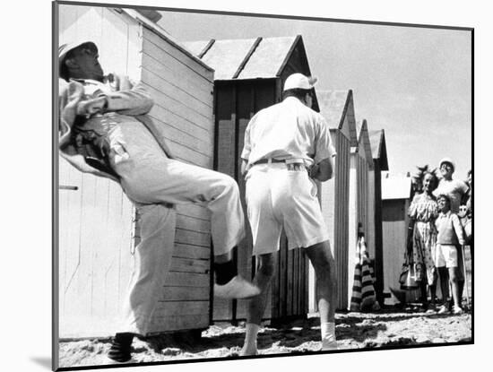 Mr. Hulot's Holiday, (aka Les Vacances De Monsieur Hulot), Jacques Tati, 1953-null-Mounted Photo
