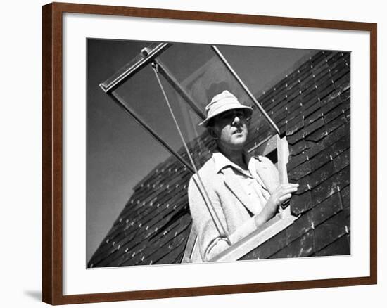 Mr. Hulot's Holiday, (aka Les Vacances De Monsieur Hulot), Jacques Tati, 1953-null-Framed Photo