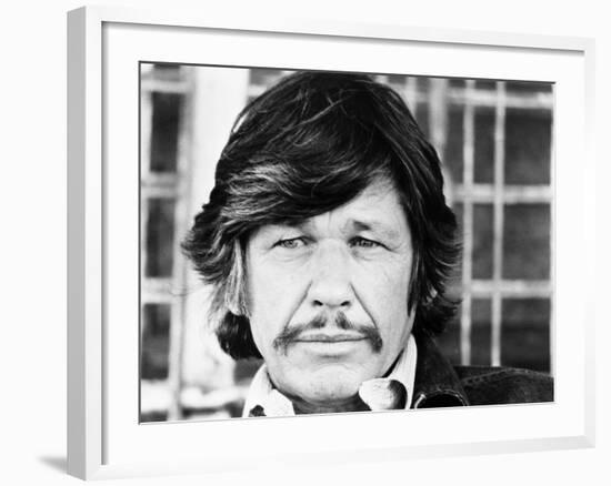 Mr. Majestyk, Charles Bronson, 1974-null-Framed Photo