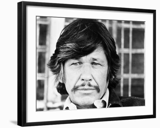 Mr. Majestyk, Charles Bronson, 1974-null-Framed Photo