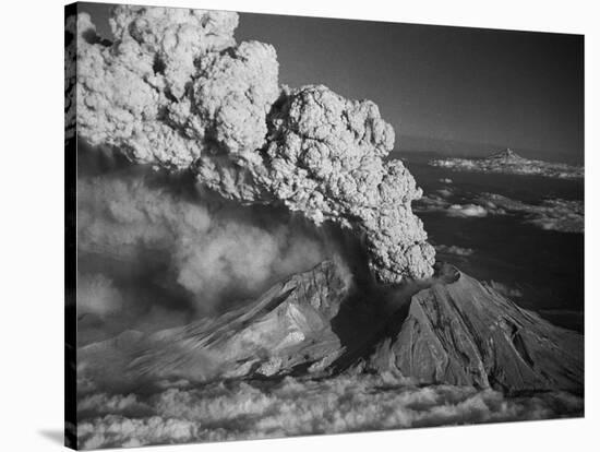 Mt. St. Helens Erupting-Bettmann-Stretched Canvas