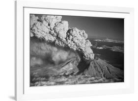 Mt. St. Helens Erupting-Bettmann-Framed Photographic Print