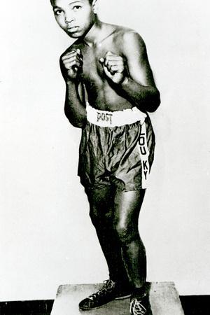 https://imgc.allpostersimages.com/img/posters/muhammad-ali-aged-12_u-L-PPGSHQ0.jpg?artPerspective=n