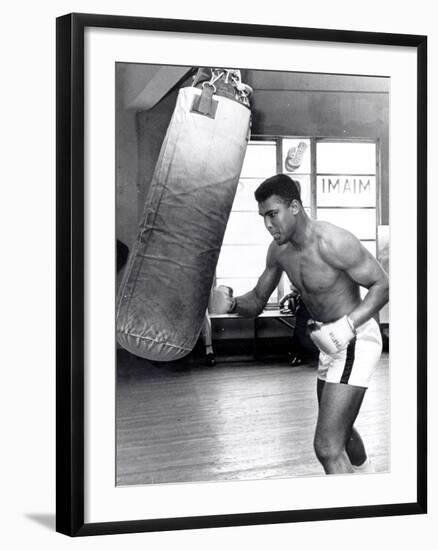 Muhammad Ali Training at the 5th Street Gym, Miami Beach, 27 September 1965-null-Framed Premium Photographic Print